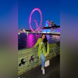 Meet your Posher, Chayana.